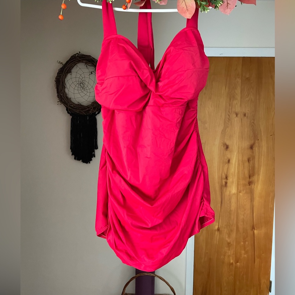 Women’s one piece swim suit halter top size. Size XXL
